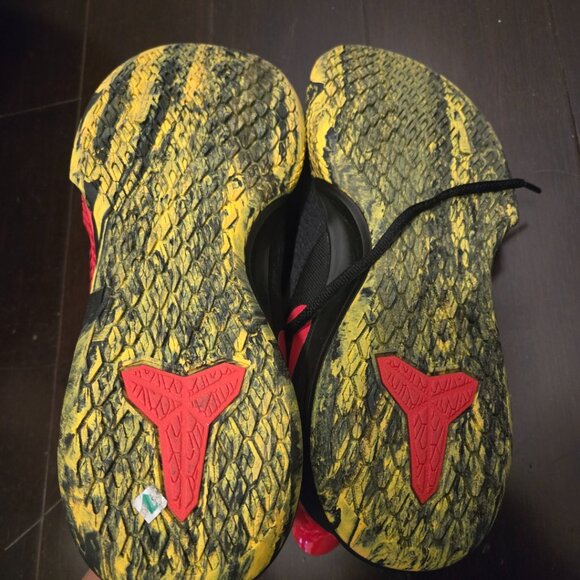 KOBE Mamba Fury shoes size 10 like new - Picture 3 of 5